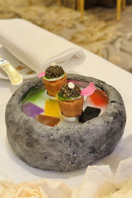 LE CINQ