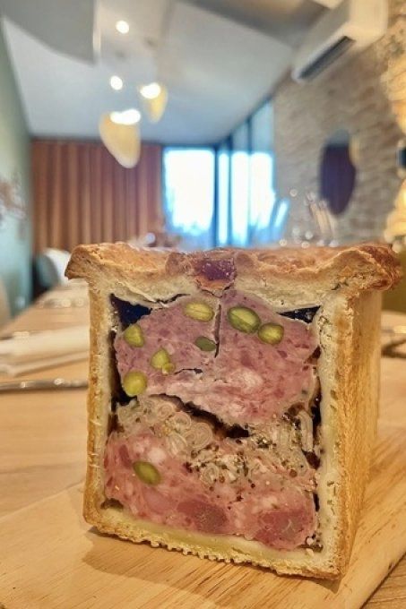 L'ÉPICURIEUX CHEZ LUC